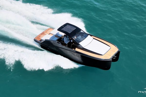 Aurea Yachts 30 Cabin - Power Catamaran esterni - 04